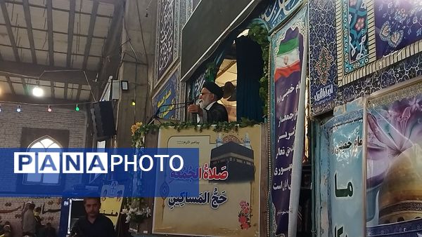 برگزاری نماز جمعه در آغاز هفته بسیج دانش آموزی با حضور دانش آموزان بسیجی نیشابور