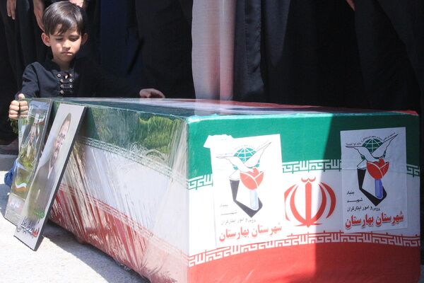 تشییعی که بهارستان را یکپارچه عزادار و مفتخر کرد