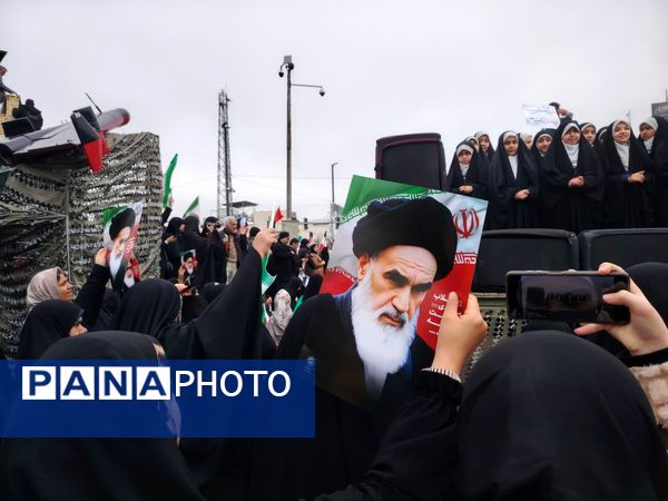 تولد ۴۷ساله‌گی انقلاب ایران در خیابان پانزده خرداد