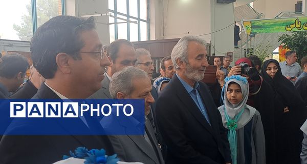 آیین نکوداشت خیر مدرسه ساز عبدالرضا وکیلی با حضور وزیر آموزش و پرورش در نیشابور 