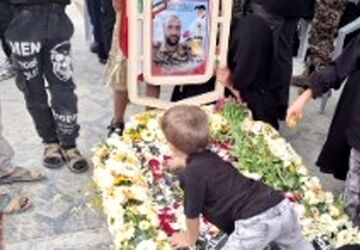 مراسم چهلمین روز مراسم چهلمین روز شهیداحسان باقری ازشهدای اقتدار ایران در جنگ تحمیلی رژیم صهیونیستی در فولاد شهر