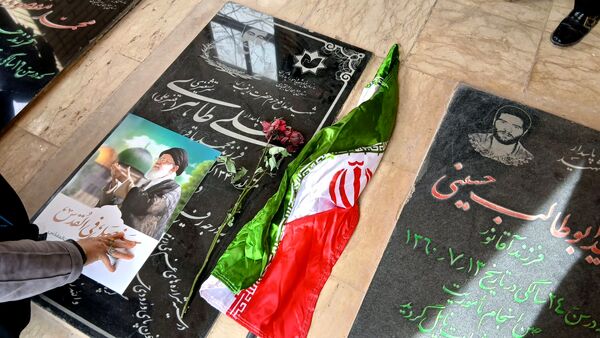حضور پرشور اهالی روستای سرتشنیز در راهپیمایی ۲۲بهمن