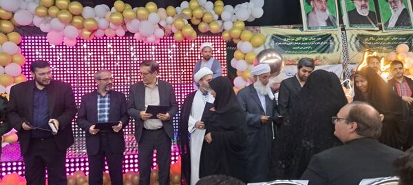 مراسم تجلیل از معلمان نمونه در شهرستان صالح آباد 