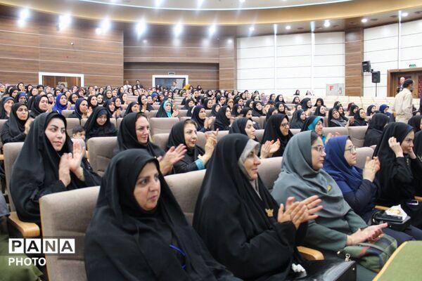 مراسم بزرگداشت مقام معلم در پردیس