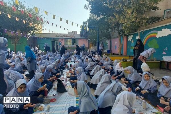 استقبال دانش آموزان دبستان شهید مجید مجیدی از طرح «صبحانه سلامت»