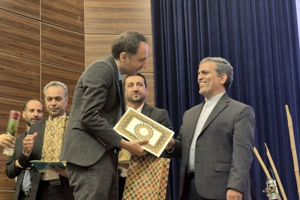 برگزاری آیین تجلیل از مقام شامخ معلم در منطقه ۱۵