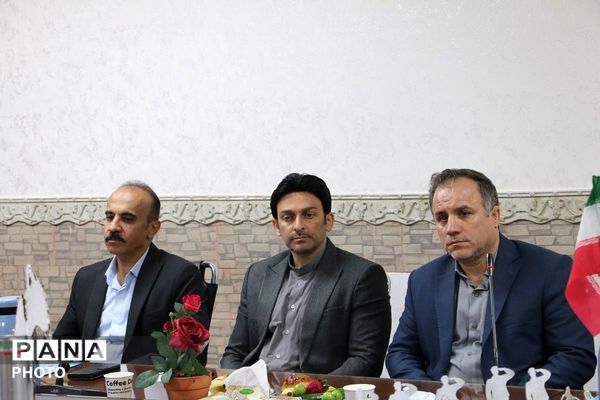 آیین تقدیر وتجلیل از ۱۸ معلم نمونه در شهرستان قرچک 