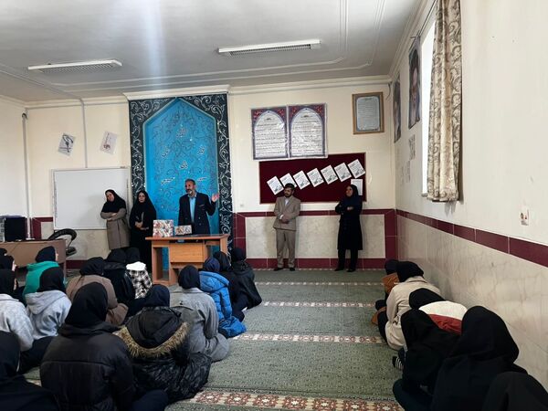 تجلیل از برگزیدگان مسابقات قرآنی 