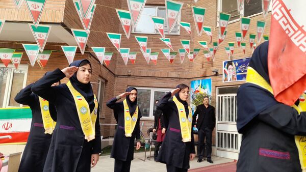 همایش یاوران مقاومت‌ و ایثار در دبیرستان شهید زارع ناحیه۳ کرج