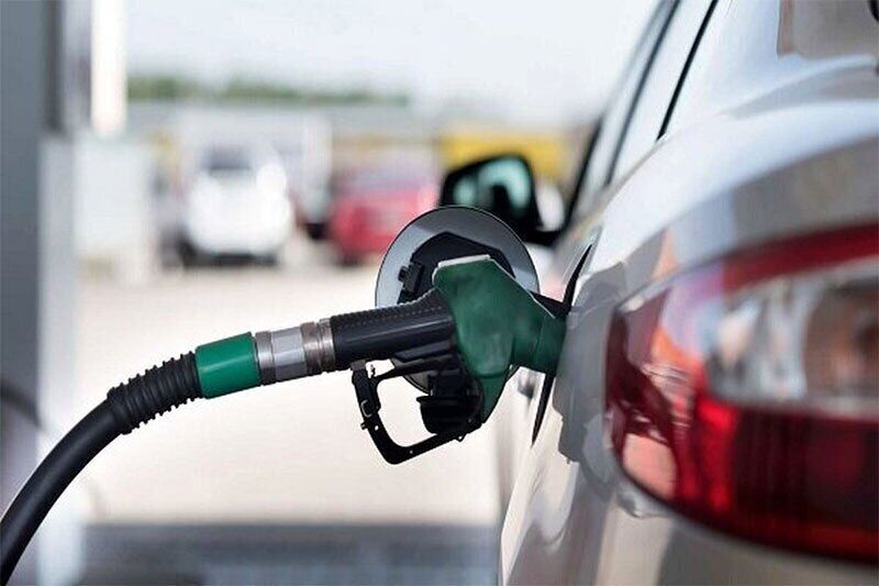 سوختگیری پشت سر هم با کارت آزاد جایگاه برای یک خودرو اجحاف در حق دیگران است