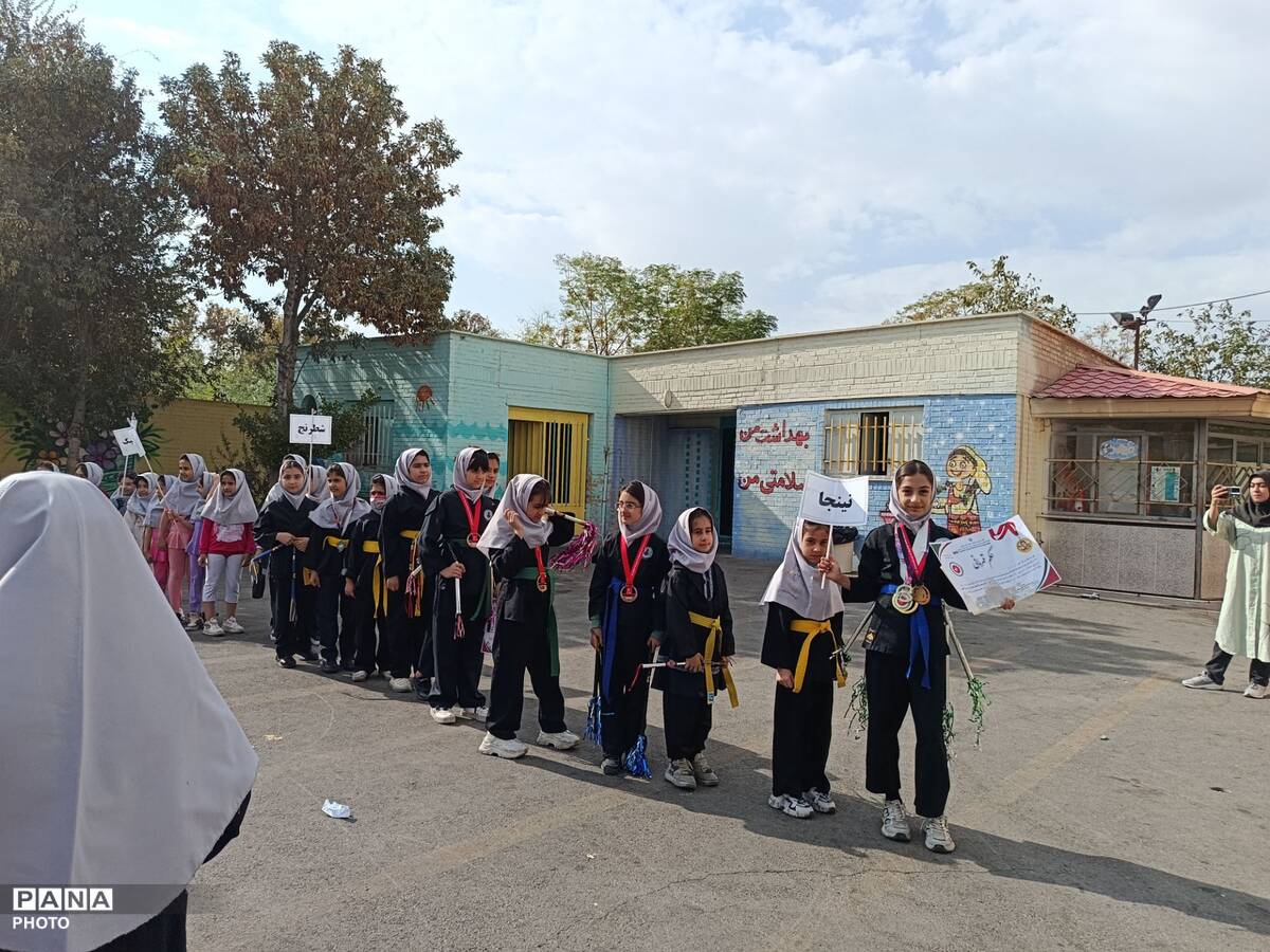 آغاز المپیاد ورزشی مدرسه هاشمی رفسنجانی ۲ ورامین با حضور پرشور دانش‌آموزان