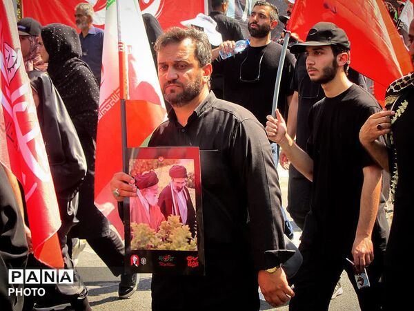 مراسم بدرقه و تشییع آقای شهید ایران در تهران 