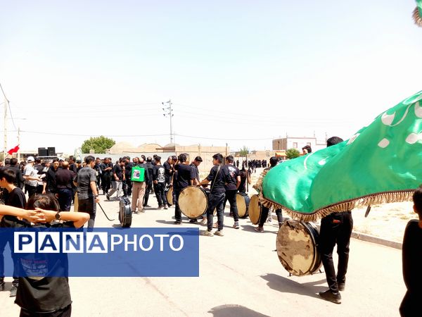 برگزاری تاسوعا حسینی در روستای بزنجرد