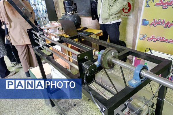 نمایشگاه دستاوردهای دانش‌آموزان هنرستان فنی حرفه‌ای‌ رباط‌کریم