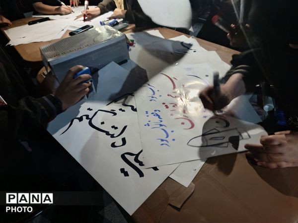 مشت آهنین مردم شهرکرد بر دهان یاوه‌گویان؛ هفتادمین تجمع شبانه
