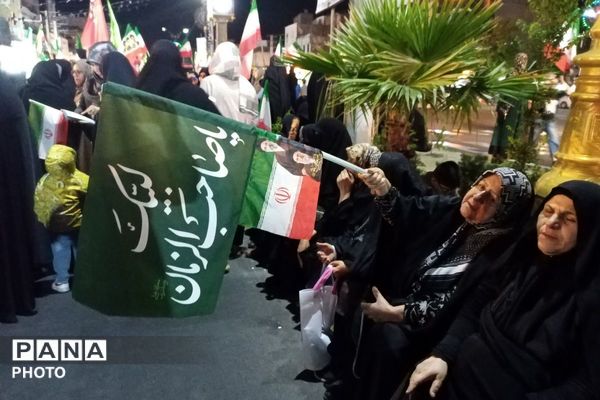تداوم حضور در خیابان‌ها؛ رمز اتحاد و پیروزی