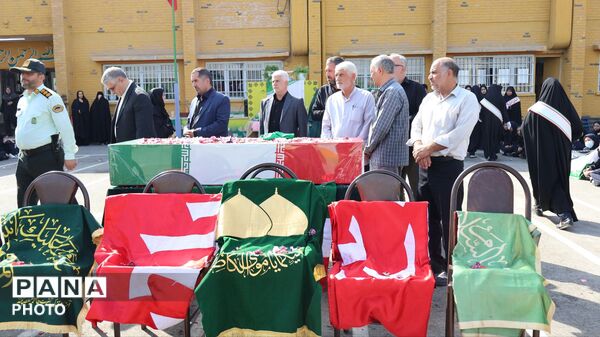 میزبانی دبیرستان دخترانه سعدی منطقه ۱۵ از شهید گمنام