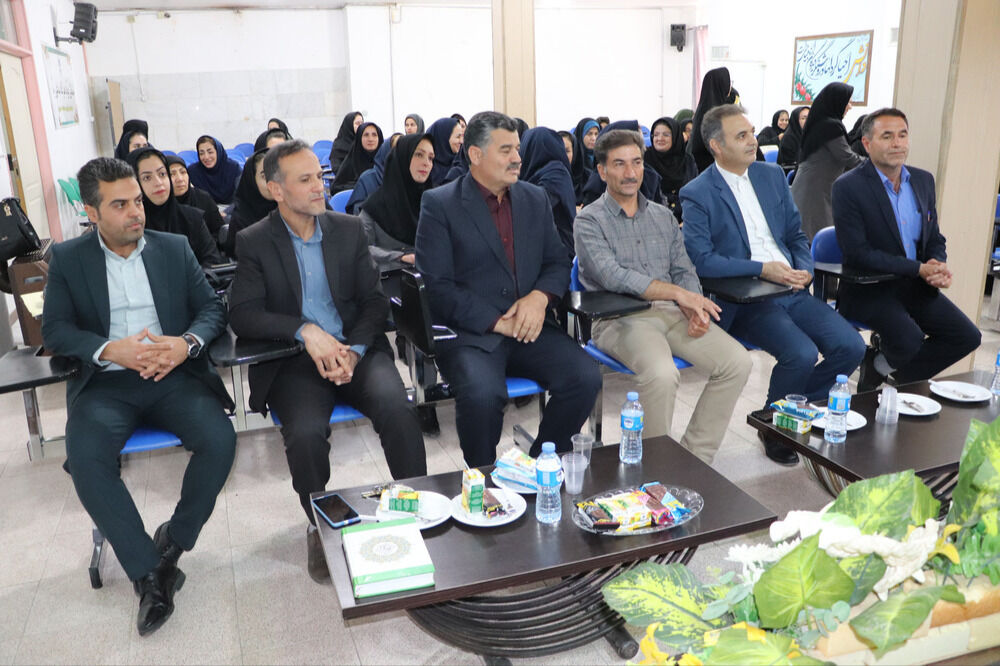 پاسداشت کوشش‌های معلمان و کارکنان مرکز آموزشی و فرهنگی سما شیروان