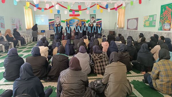شور انقلابی و شمیم مهدوی در دبیرستان تمام تشکیلاتی الزهرا(س) شهرستان سرخس