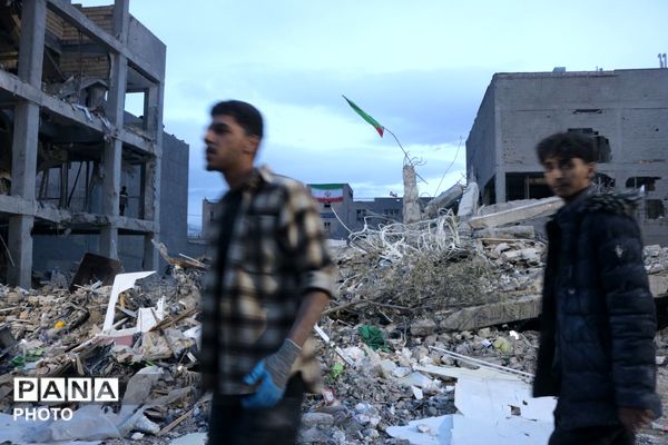 آثار برجای مانده از تخریب یک مدرسه و چند واحد مسکونی بر اثر حملات دشمن در پردیسان قم