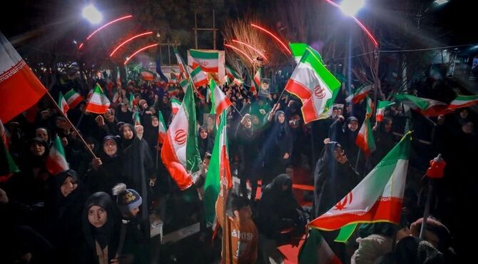 روز جمهوری اسلامی جزء مهمترین و پربرکت ترین و تعیین کننده ترین روزهای تاریخ ماست