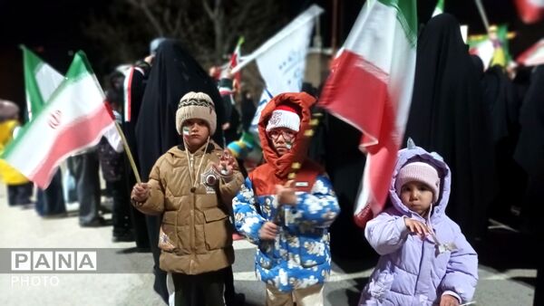 حضور پرشور مردم در بلوار حسینیه شهدای شهر بار