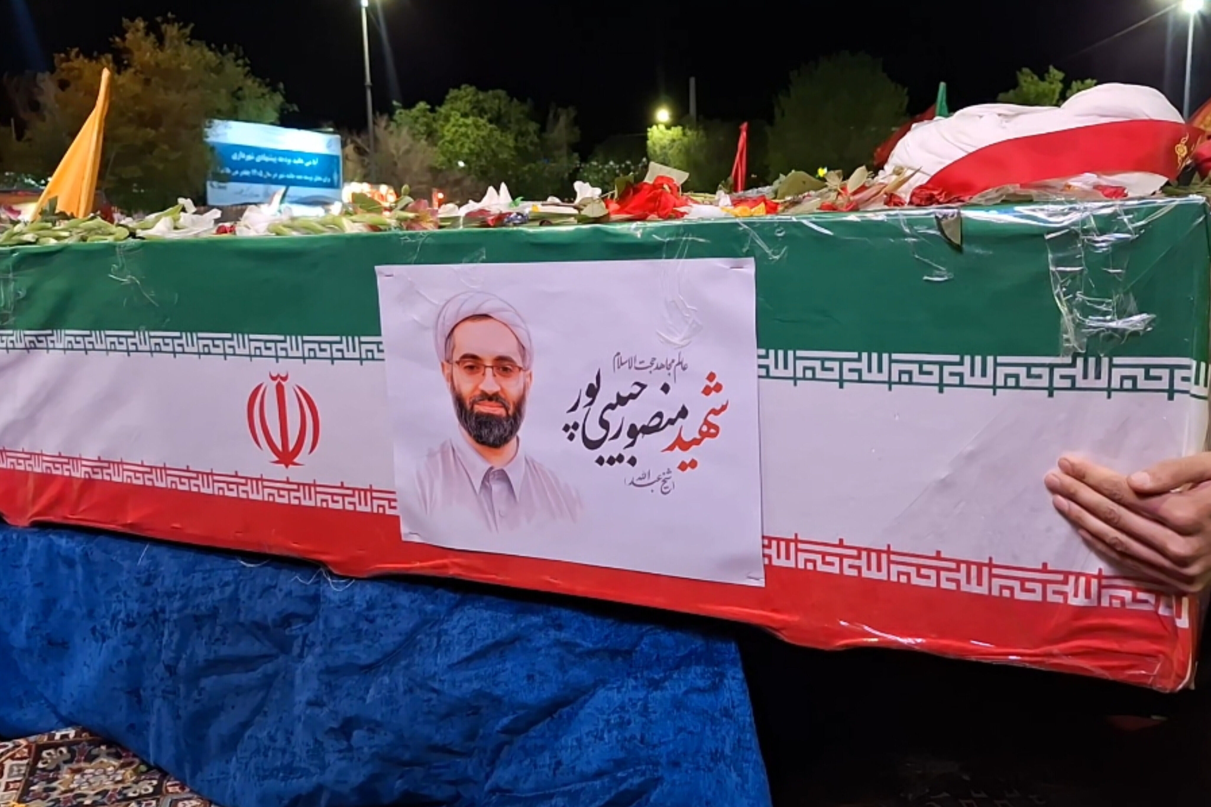 خداحافظی حماسی مردم ایزدخواست با شهید جبهه لبنان