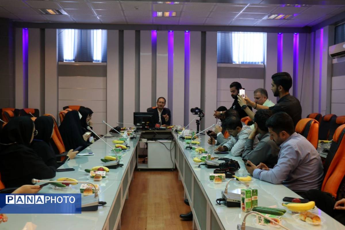 نشست خبری اتاق کنترل وضعیت ستاد انتخابات مشهد 