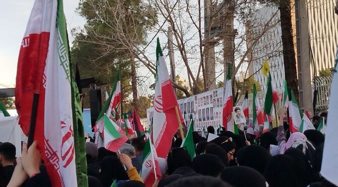 دانش آموزان کرمانی به خونخواهی همکلاسی های شهیدشان پرداختند
