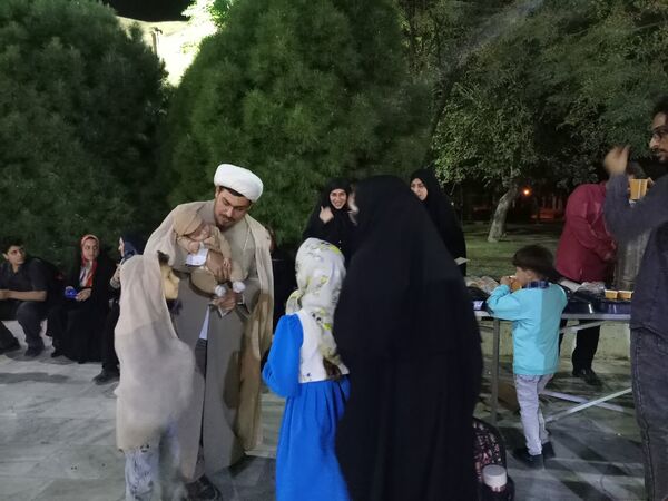 پایان شیرین دوره‌های آموزشی «غنچه‌های نور» با حضور چهره محبوب کودک و نوجوان در کاشان