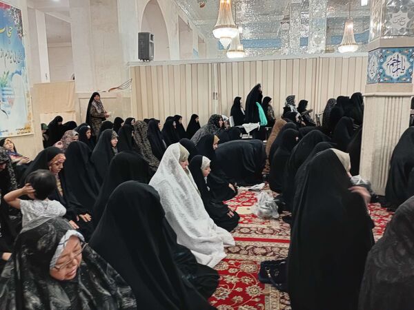 نماز جماعت در شب میلاد پیامبر اکرم (ص) و امام صادق (ع) در کاخک