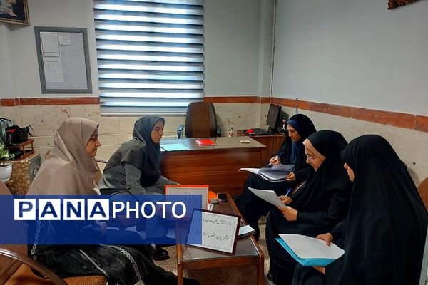 بازدید ارزیابان حوزه پرورشی از فعالیت‌های مدارس منطقه کهریزک 