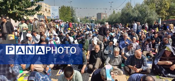 برگزاری نماز جمعه نصر به امامت رهبر معظم انقلاب اسلامی 