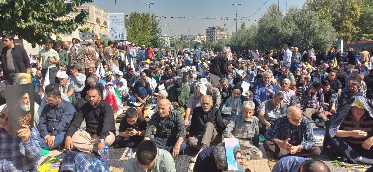 برگزاری نماز جمعه نصر به امامت رهبر معظم انقلاب اسلامی 