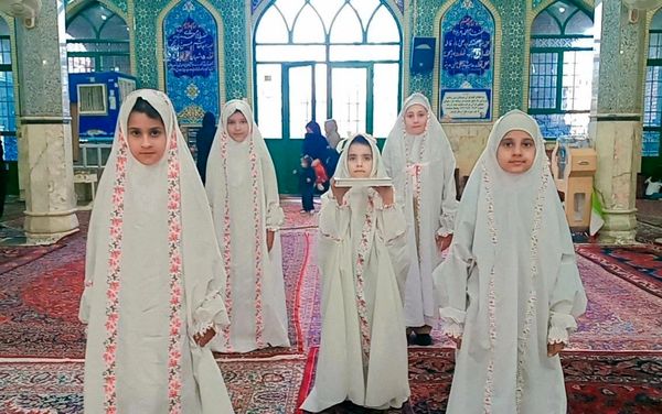 دانش‌آموزان بویین‌زهرایی در جشن روزه‌اولی‌ها از خدای خود تشکر کردند