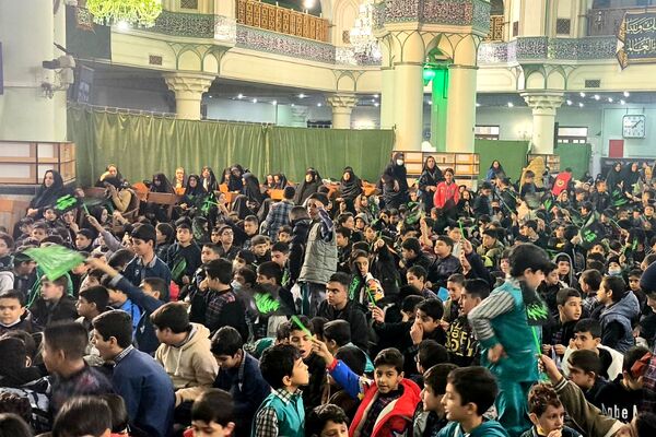 حضور دانش‌آموزان ناحیه دو شهرری در مراسم نوگلان فاطمی