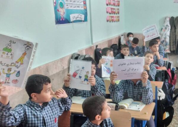 آموزش پیشگیری از بیماری دیابت به دانش‌آموزان شهرستان قدس