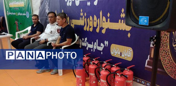  مسابقه فوتسال بین تیم‌های خبرنگاران و تیم آتش‌نشانان مشهد