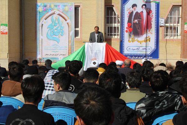 طنین زنگ انقلاب در هنرستان فارابی؛ آغاز شور و جشن دهه فجر در شهرستان سملقان