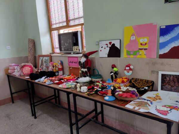نمایشگاه دست‌سازه‌های دانش‌آموزی و تجلیل از فعالان نماز 