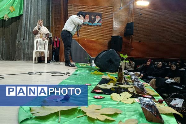 دبیرستان عترت ورامین، عطر مادر را در کانون هدایت پراکند