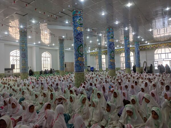 برگزاری جشن تکلیف دو هزار دانش‌آموز دختر سوم ابتدایی در میناب