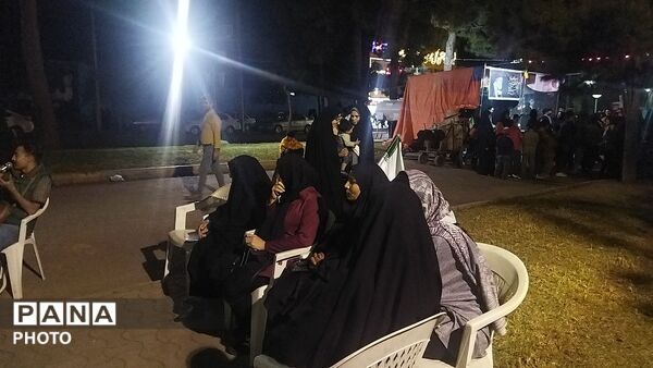 پاتوق گفت و گو و روشنگری در بلوار جمهوری نیشابور 