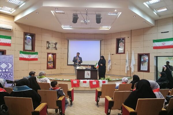 تقدیر از دانش‌آموز خبرنگاران فعال ناحیه 2 مشهد