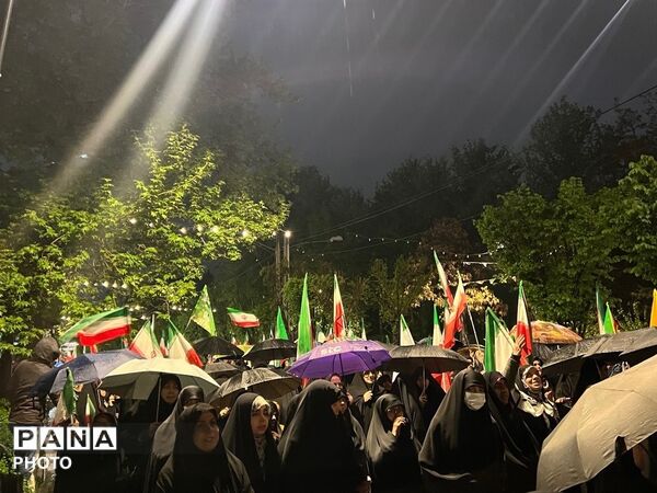 صدای حق هنوز پابرجاست