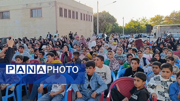 تماشاخانه سیار در شهر سفیددشت 