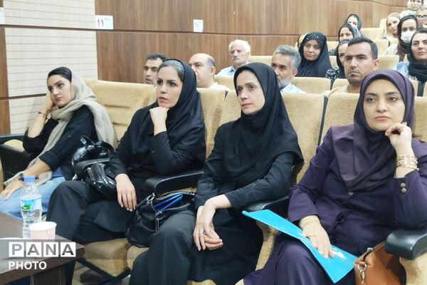 جلسه آموزشی توانمندسازی اولیا با محوریت مبارزه با مواد مخدر