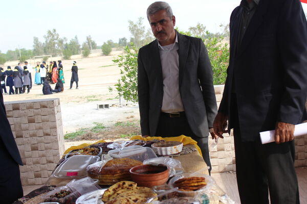 جشنواره غذا و صنایع دستی در اردوی تمشک دختران استان بوشهر