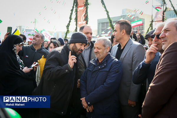 حضور وزیر آموزش و پرورش در راهپیمایی 22 بهمن 1403