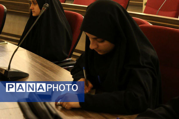 تقدیر از دانش‌آموزخبرنگاران برگزیده رویداد «فرزندان انقلاب» در قم